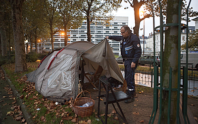 Unité d’assistance aux sans-abris, maraude avec une assistante sociale.