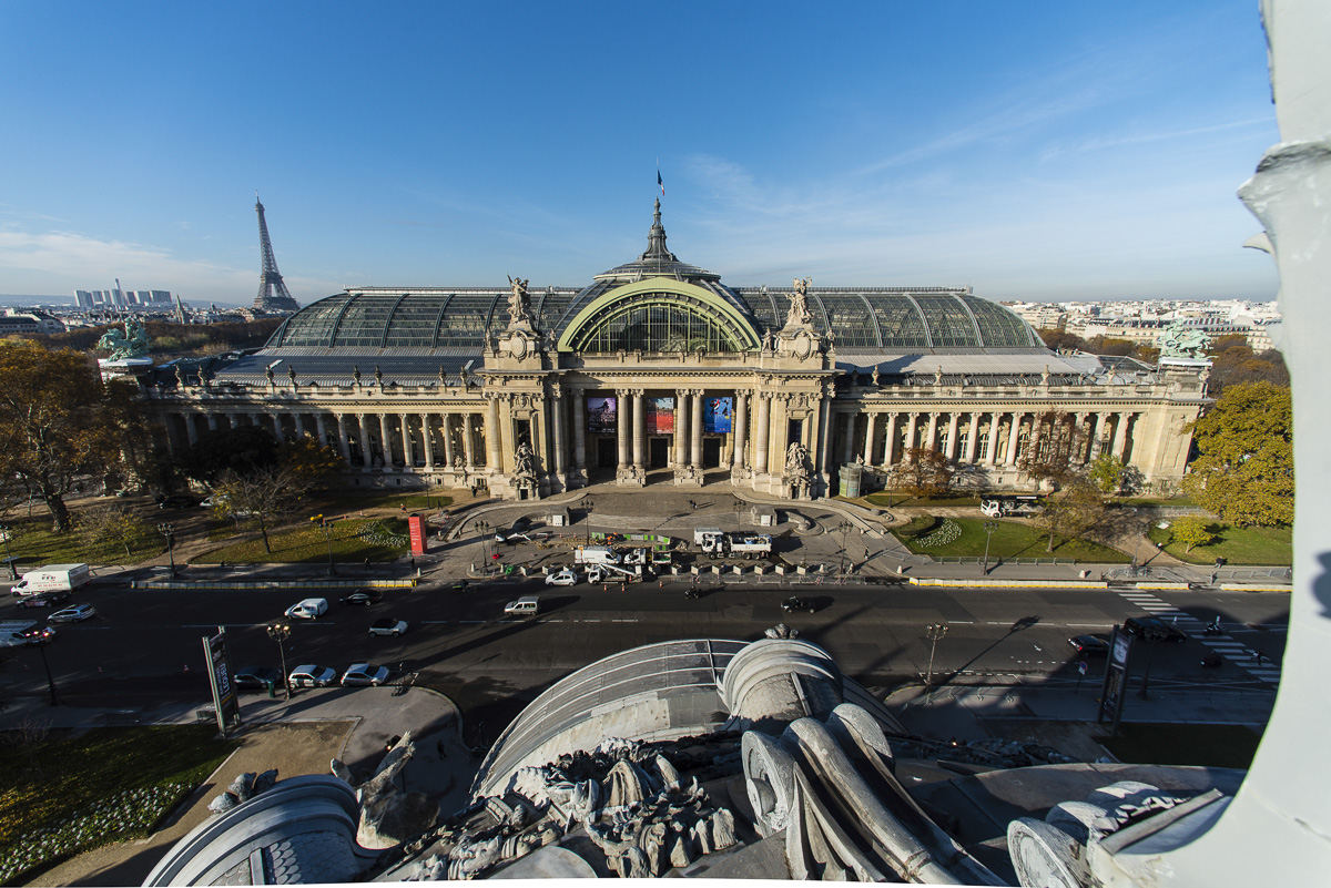 Le Grand Palais vue depuis le sommet du Petit Palais.