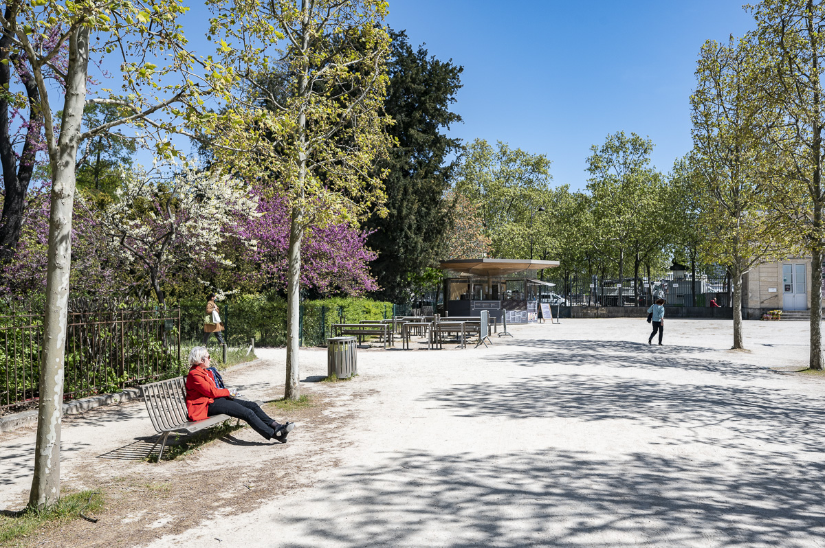 Détente dans le jardin des plantes