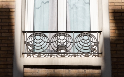 Immeuble HBM avec structure en béton armé apparente, au 7 rue de Trétaigne à Paris 18e, 1903-1904