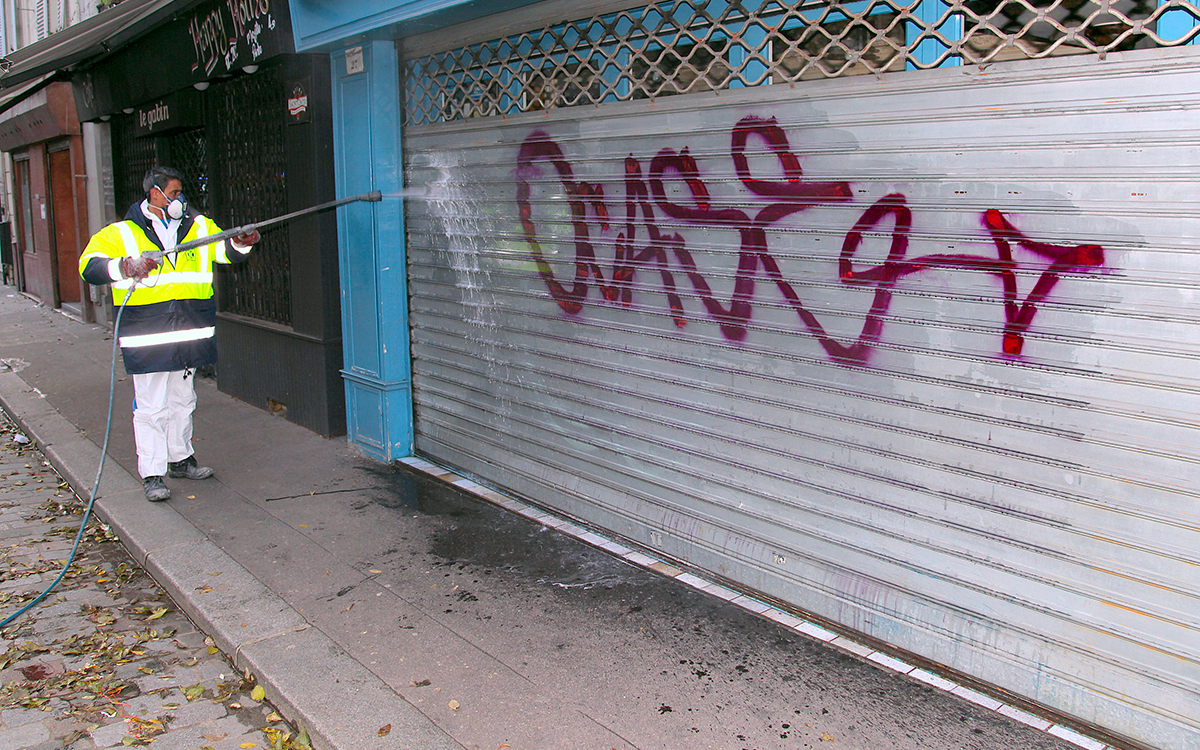 Dégraffitage de rideaux