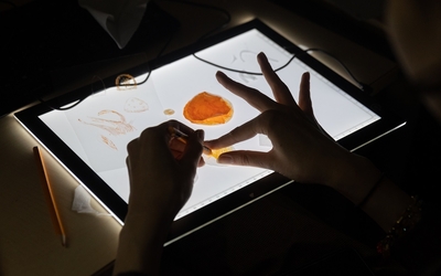 Design numérique sur une tablette à l'école Estienne