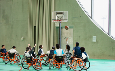 Basket armchair at the inauguration of the Adidas Arena.