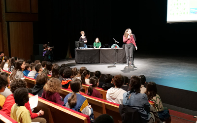 enfants dans la salle du théatre ouvert